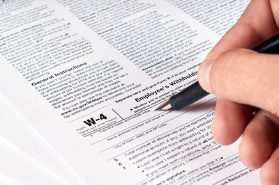 How to Fill Out Form W-4 for a Full-Time Student