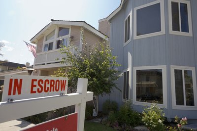 How Does an Escrow Account Work With an FHA Loan?