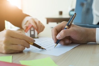 When Should You Sign a Trust Deed When Selling Your House?
