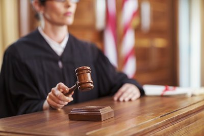 Can a Living Trust Protect a Home From a Lawsuit?