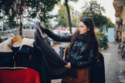 How to Make a Makeshift Clothes Rack for a Garage Sale