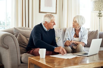 What Is the Difference Between a 403(b) & an IRA?