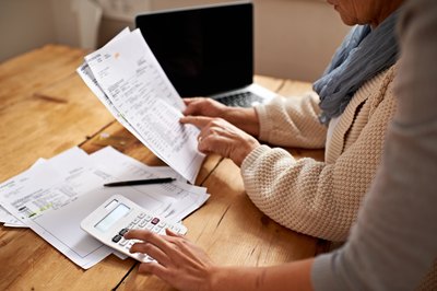How to Cash in a Savings Bond for a Deceased Relative