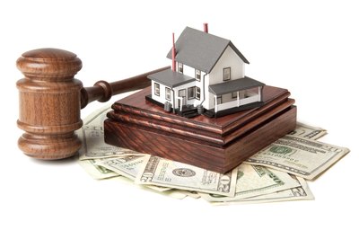 How Do Courthouse Foreclosure Auctions Work?