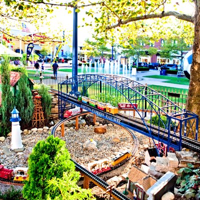easton columbus express train hotels town square mall ohio near oh