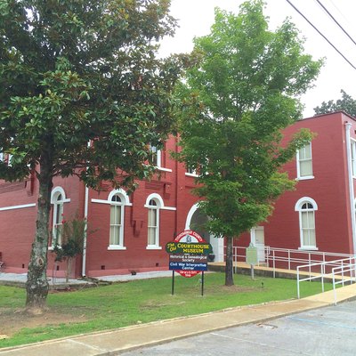 Tishomingo Ok Area Hotels Usa Today View Of The Southwest Side Old Tishomingo County Courthouse In Iuka Mississippi
