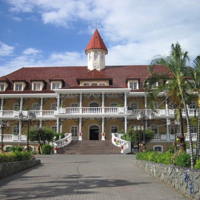 papeete tahiti visit places royal palace town interesting 1960s replica razed 1990 hall 2009