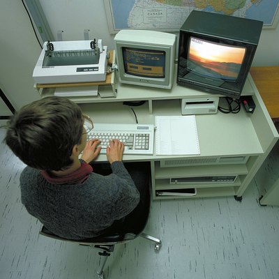Jupiterimages/Photos.com/Getty Images Office layout affects morale.