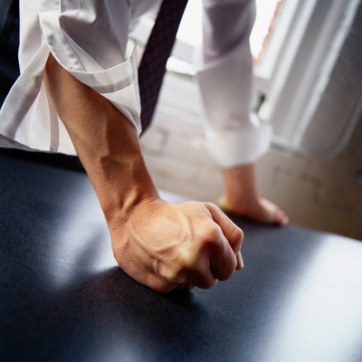 Digital Vision/Photodisc/Getty Images Stereotyping is not ethical, however, employees can be trained to recognize traits of potentially violent individuals.
