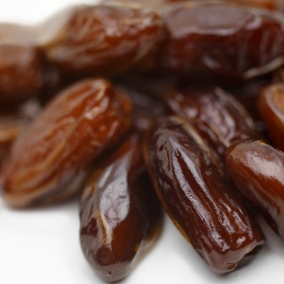 George Doyle/Stockbyte/Getty Images Dates are a good source of cholesterol-reducing soluble fiber.