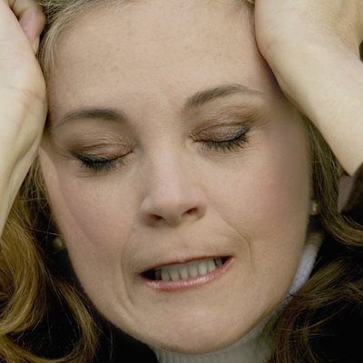 Medioimages/Photodisc/Photodisc/Getty Images Handling a mortgage problem need not be overwhelmingly stressful.