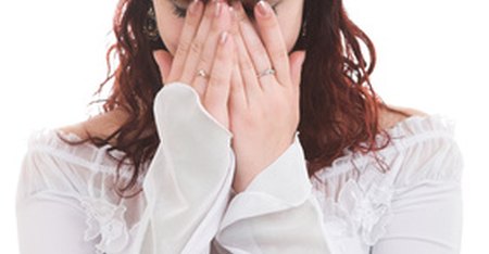 Mucho llorar deshacerse cómo los después de hinchados ojos de