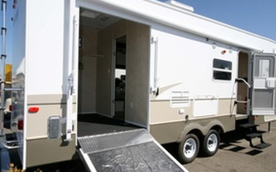 It is often better and cheaper to book in advance, although at many RV sites you can simply turn up on the day.