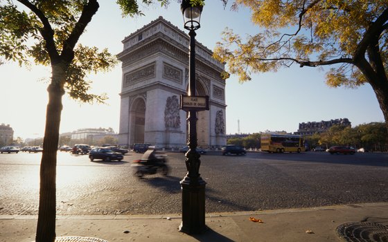 Hotel Tilsitt Etoile is within walking distance of the Arc de Triomphe.