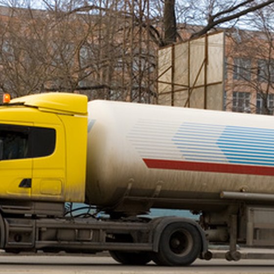 how-much-gas-does-a-tanker-truck-hold-getaway-usa