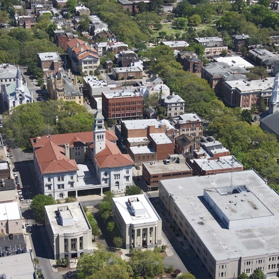 Downtown Savannah doesn't have skyscrapers; instead, it has plenty of historic buildings and greenspace.