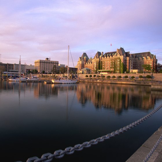 Some regional airlines have float planes that land in Victoria Harbour.