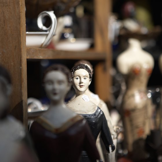 North Carolina's antique shows offer everything from vintage clothing to glassware.