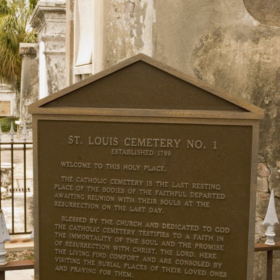 New Orleans cemetery voodoo tours visit St. Louis Cemetery 1.