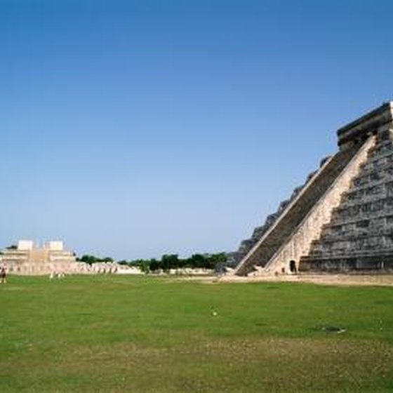 closest pyramids to cancun