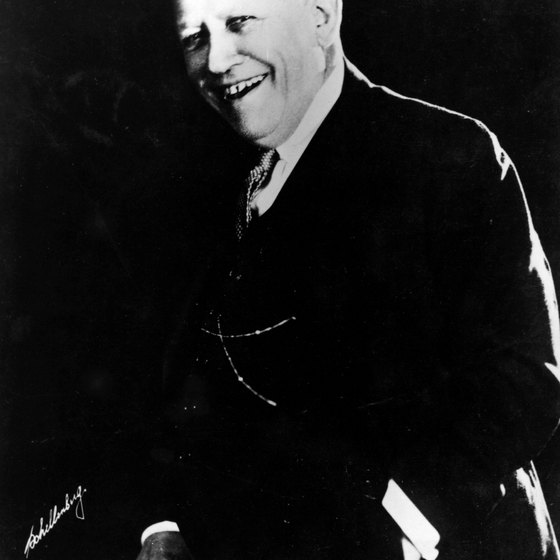 Carl Laemmle opened Universal City in 1915, charging the public 25 cents to watch movies being made.