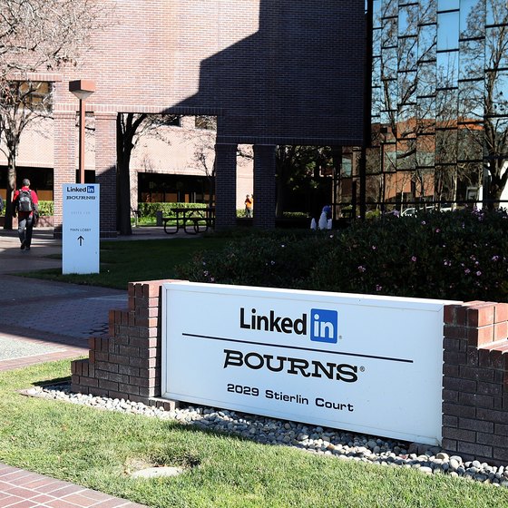 LinkedIn's record in bringing businesspeople together has led to its success.