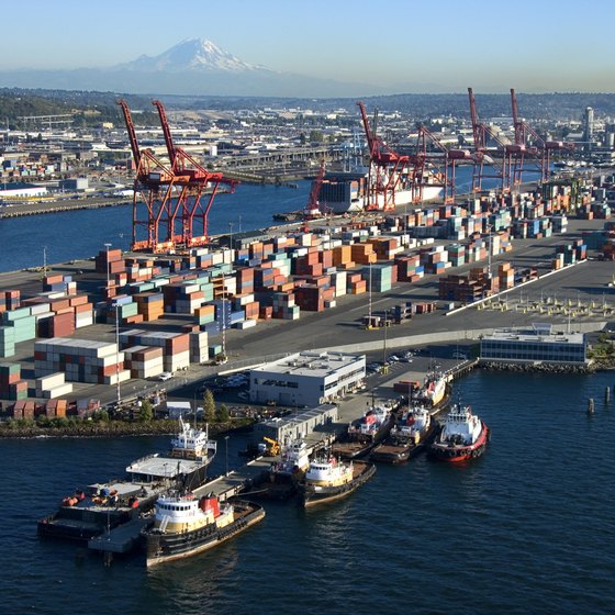 Seattle's northwest Pacific coast location makes it an important commercial port.