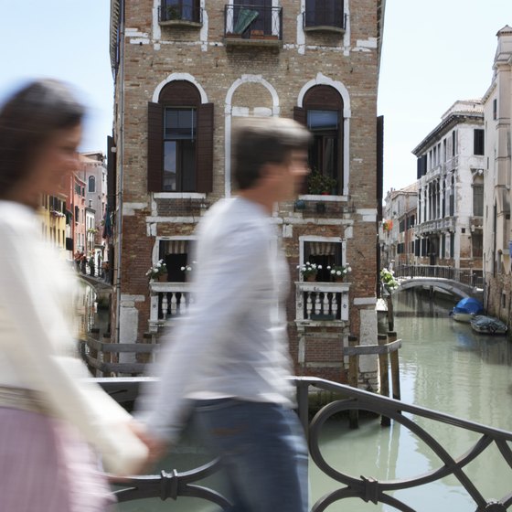 Venice's main thoroughfares are artery canals.
