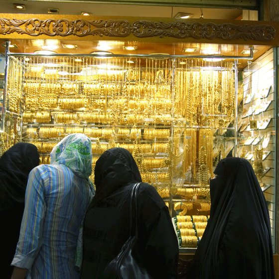 Wearing traditional garb is unnecessary, but appropriate attire in Dubai is still required of non-Muslim visitors.