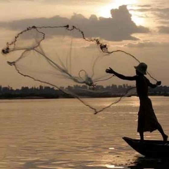 How to Throw a Fishing Net