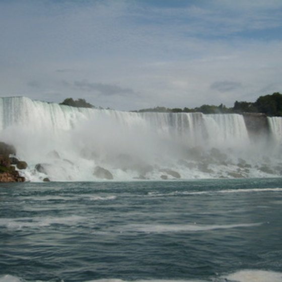 Niagara Falls, Nw York, is a popular vacation and honeymoon destination.
