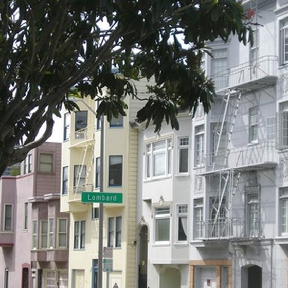 San Francisco's neighborhoods feature Victorian architecture.