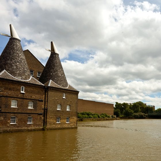 Stratford rests upon the banks of the Avon river.