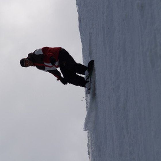 Red Lodge Ski Resort offers facilities for snowboarders and skiers.