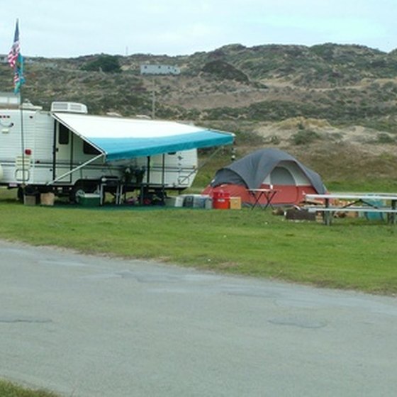 Northern Minnesota RV campsites have amenities such as picnic benches.