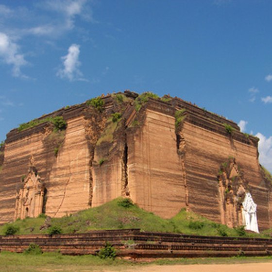 Mingun Paya, Myanmar's famous unfinished Buddhist stupa.