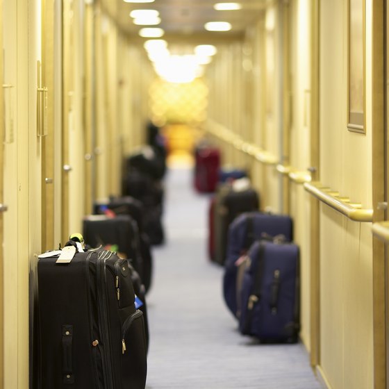 What shall I bring on a cruise? Tips for preparing your luggage