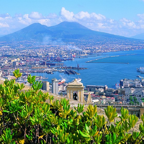 The Bay of Naples gets crowded around Napoli, but opens up outside the city.