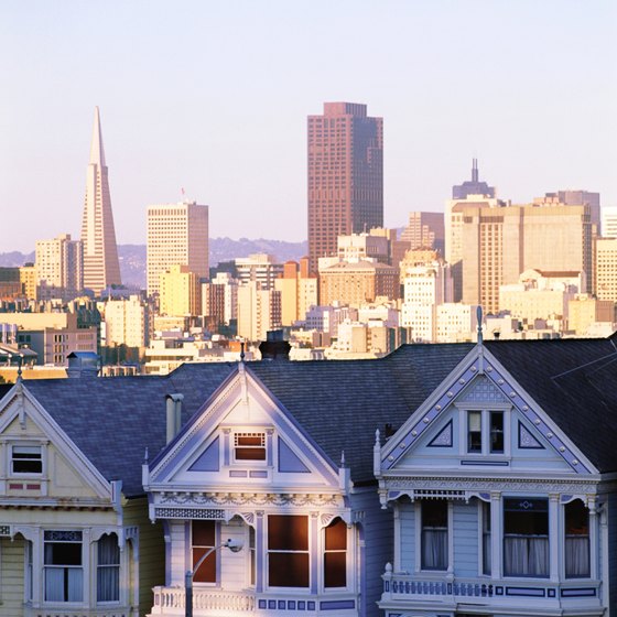 San Francisco hostels are close to major attractions.