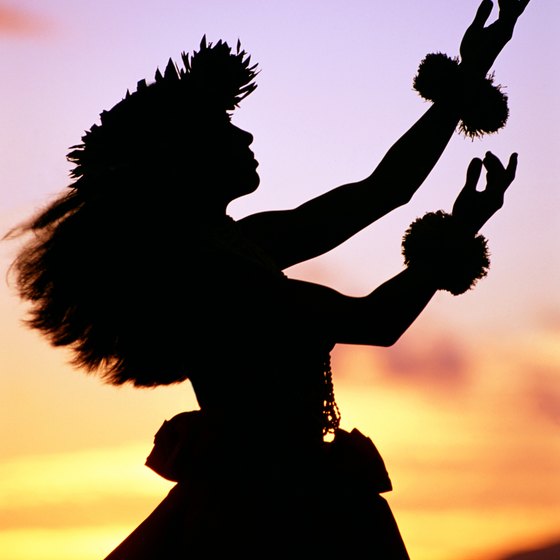 Hula dancing performances are featured with some dinner cruises.