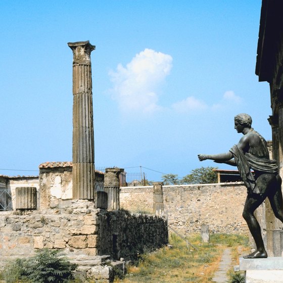 After seeing Pompei's ancient sights, enjoy its cuisine at one of the city's finer restaurants.