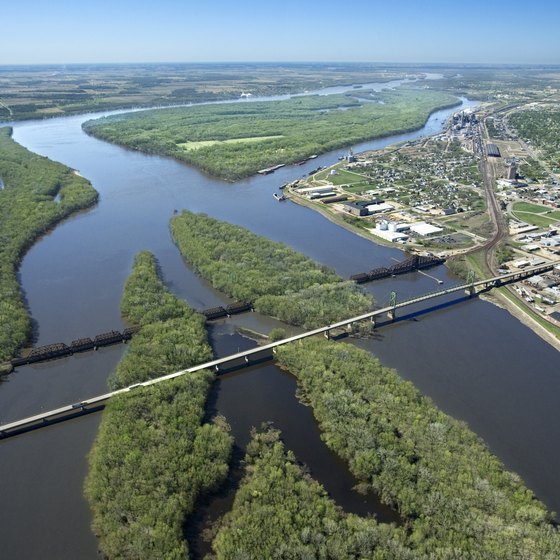The Mississippi passes through 10 states on its way to the Gulf of Mexico.