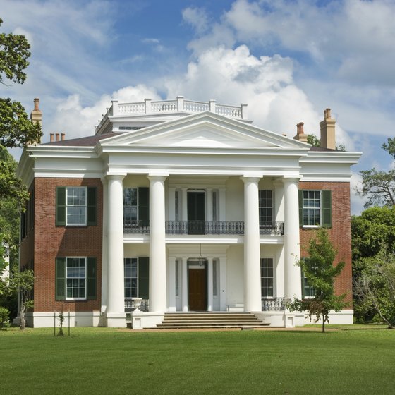 Plantation Tours in Natchez, Mississippi