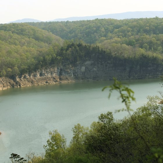 Lake Cumberland winds between the Kentucky hills, covering an area as large as the state of Delaware.