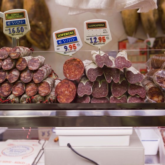 Chicago's delis have fresh meats and cured cold cuts stacked high in deli sandwiches.