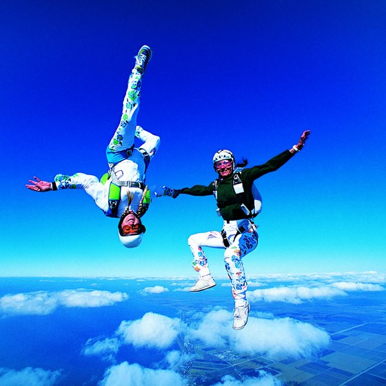 Only skydive with a qualified instructor if you have no previous experience.