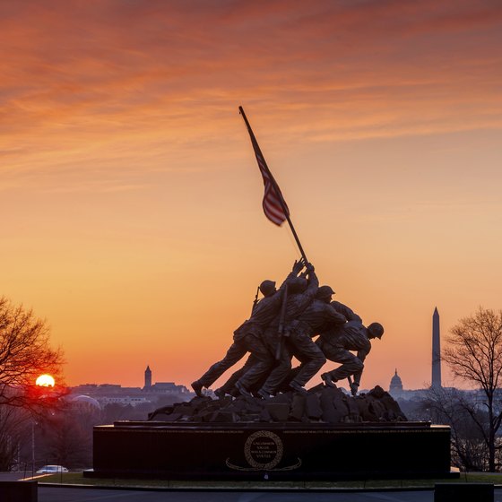 Find a hotel outside the Beltway to come to Washington, D.C., for a last-minute Memorial Day vacation.