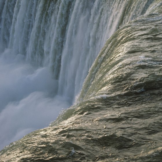 Niagara Falls is still a romantic setting for a honeymoon.
