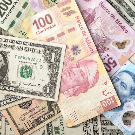 How to Convert United States Money into Pesos