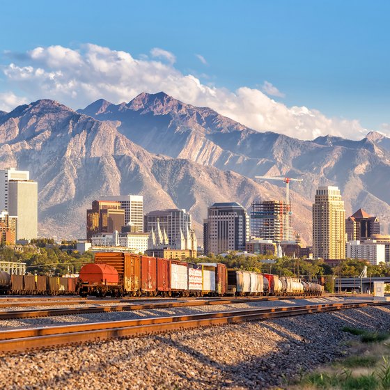 Restaurants With Playgrounds for Kids in the Salt Lake Area